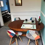 Cozy Little House 3 Minutes From Brunswick Train