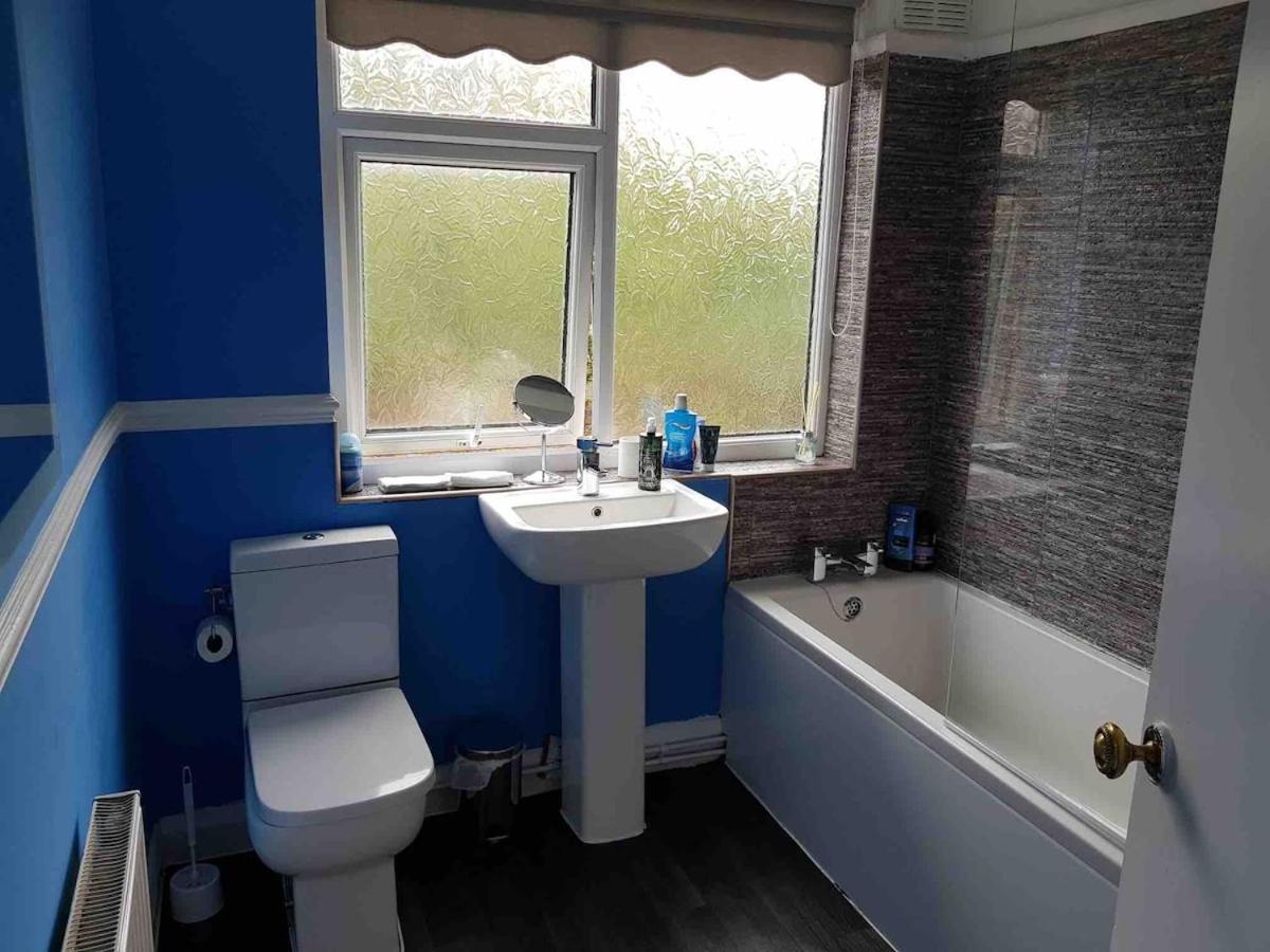 Cozy Little House 3 Minutes From Brunswick Train Holiday home
